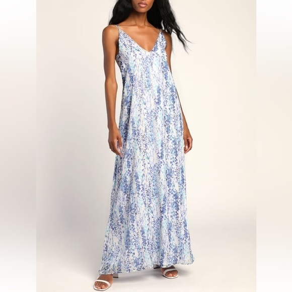 Lulus Dresses & Skirts - NWT Lulu’s Belle white floral maxi cutout dress